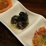 LA BOTTEGA NUOVA NAPOLI - 前菜３種盛りのサーモンマリネ、エスカルゴ、トリッパ