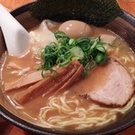 瞠 - 濃厚魚介 わんたんめん＋味玉