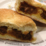 ボンラスパイユ - お米のルゥーのカレーパン 断面