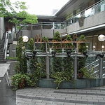 メゾン ポール・ボキューズ - １階入り口