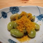 鈴しろ - 浸し豆のカラスミがけ