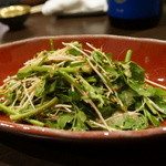 心粋厨房 獬 - 三関産セリのごまだれサラダ