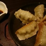 鶏侍 - 鉄板餃子