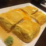 出汁巻玉子..割って..タレをかけました～