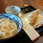 Marugame Seimen - 釜玉うどん並@￥350+かしわ天￥130