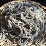 蕎麦専門店 愉庵 - 「玄」せいろは白いざるで
