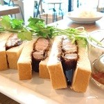山小屋の台所 ミートラボ - 熟成豚カツサンド