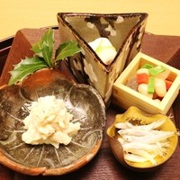 是しん - 八寸　雲子蕪巻　五目豆　氷魚酢締め　切り干し大根と凍み蒟蒻の白和え