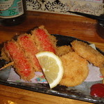 平成大衆酒場　やきとん　じゃんじゃん - 赤ウインナー・うずら・レンコンのフライですが、うずらが見えないね。