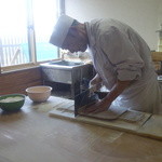 Marukiya - 蕎麦きってますよー