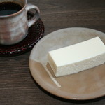 ボンズホーム - ちゃんとチーズの味がする特濃レアチーズケーキ