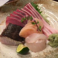 味とく家 - カンパチ、ブリ、サワラ、ホタテ、ヒラメ