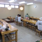 Sanuki Udon Ueharaya Honten - 朝の９時からこの客入り・・・・朝食もうどん