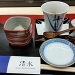 Washoku Shimizu - 茶わん蒸しは具が少なめ。