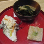 小料理 すず乃 - 山うどのわかめ和え、鰰寿司、胡麻豆腐