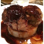 ケルンよしもと  - フォアグラ入りハンバーグの断面（要予約）