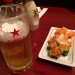 焼肉ジャンジャン - 生ビール￥５２９、三色キムチ￥５１８