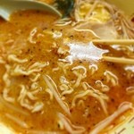 ホープ軒本舗 - 唐華投入❗️
      汗噴き出します❗️
      ウメ〜ヽ(*´∀｀)ノ