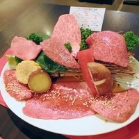 焼肉グレート 宇都宮駅前店 - ７点盛り合わせ。
