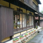 お店入口の外観