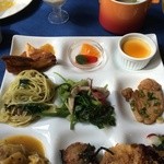 森小休 - 2016年2月
      千円バフェランチ
      