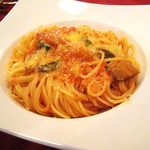 ペッシェヴィーノ - 色々野菜のトマトソース