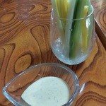 花・花 - 野菜スティク？黄色い人参が美味しいのでおかわり。