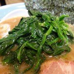 横浜家系 侍 - 「横浜家系　侍」ほうれん草はガッツリ感満載という量でした！