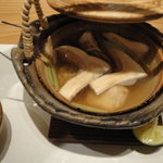 にしがも 神橋 - 椀物：マツタケと鱧の土瓶蒸し