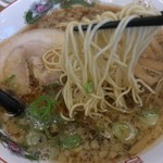 博多金龍 - 麺は、博多ラーメン