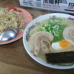 Seiyouken - 「ラーメンセット」（720円）。ボリューム満点。