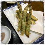 十八番 - アスパラの天ぷら。