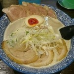 和風とんこつ(チャーシュー増し)