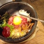 万両 - ユッケ入り石焼きビビンバ¥1058❗️