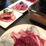 1丁目ダイニングサボテンPIERO - 全種類食べ放題のお肉(2-2)