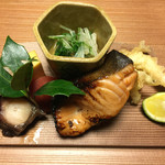 しのはら - 八寸 宍道湖の白魚 桜鱒 明石蛸 鯨ベーコンと水菜
                                玉子焼