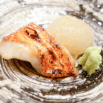 虎白 - 金目鯛と葛胡麻餅鰹出汁