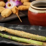 Kansai Kushikatsu Kahara - アスパラ　　驚きの一本揚げ