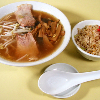 【平日限定】サービスランチ650円〈税込〉～！