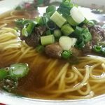 中央に鎮座する牛すじ