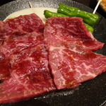 炭火焼肉 友丸 - 赤身カルビ980円＋税