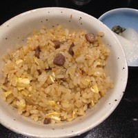 神戸牛ステーキ鉄板焼 雪月花 離れ - コース最後のガーリック焼き飯、でも期待したほどでは・・