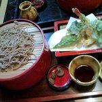 Soba Dokoro Yamanaka - 天ざる 1,600円