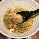 蕎麦コンボワタナベ - つけ汁には鳥肉団子