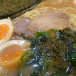 寿々喜家 - ラーメン中・800円　味玉100円