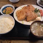 焼きやき蔵人 - 豚ロース生姜焼き定食（￥８８０）