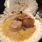 熟成神戸牛プレミアム 听 - ＊魚介料理
      ・北海道産ホタテ貝柱のブレゼ
      いろいろ茸のデュクセルブールブランソース