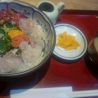緩音 - 海鮮丼　９５０円