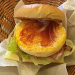 MOS BURGER - バーガーはこんなんです
                        ちっと口を開けたよ