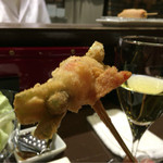 串揚げ 串の実 - 行者にんにくエビ巻串